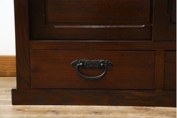 中古　民芸家具　栗材　和の趣溢れる水屋箪笥サイドボード　(R-083172)