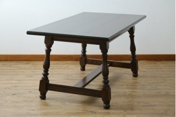 中古　松本民芸家具　F型食卓　クラシカルな脚のデザインが目を引くダイニングテーブル　定価約30万円　(R-083174)