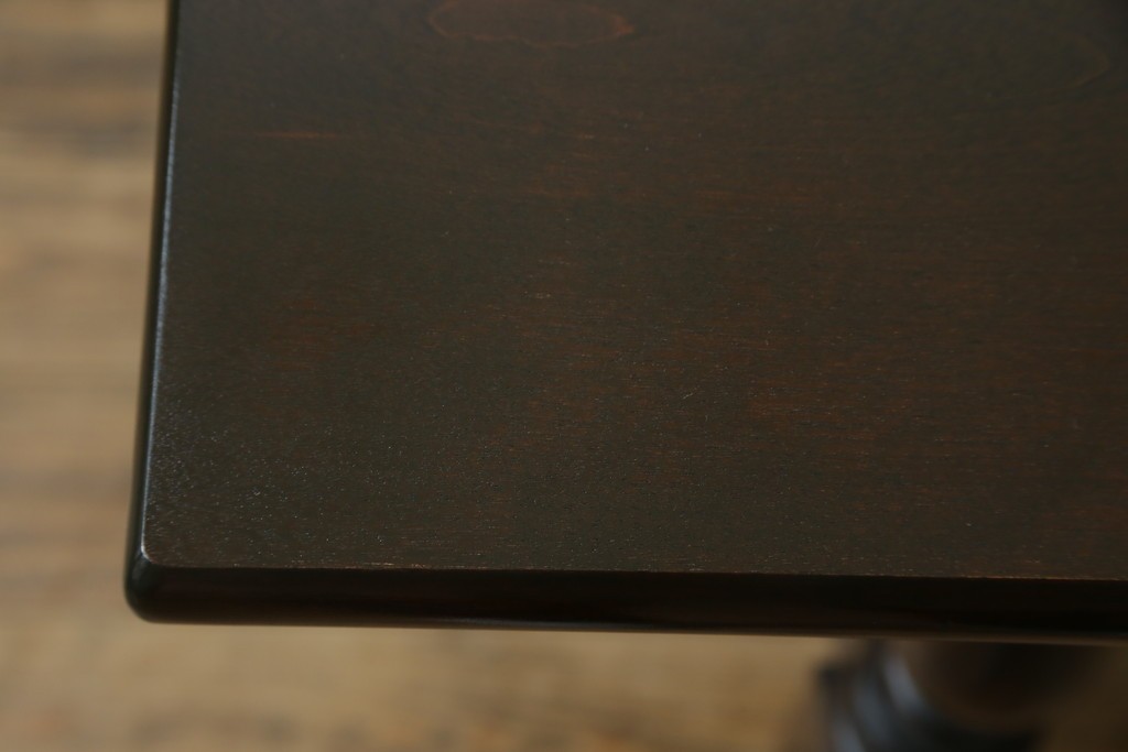 中古　松本民芸家具　F型食卓　クラシカルな脚のデザインが目を引くダイニングテーブル　定価約30万円　(R-083174)