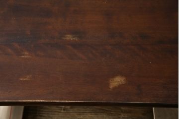 中古　松本民芸家具　F型食卓　クラシカルな脚のデザインが目を引くダイニングテーブル(作業台、食卓、2人掛け、4人掛け、二人掛け、四人掛け)(定価約30万)(R-083174)