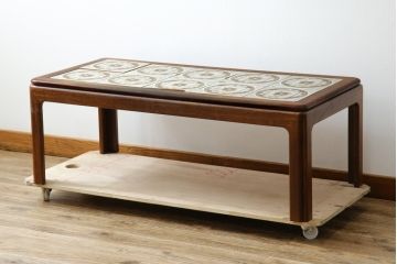 イギリスヴィンテージ　G-PLAN(ジープラン)　チーク材　くつろぎのひとときを彩るタイルトップのセンターテーブル(ローテーブル、リビングテーブル、英国)(R-083175)