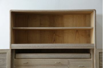 中古　高級品!!　特注デザイン　浮造り仕上げ　加藤隆康作　モダンな雰囲気漂う春日部総桐箪笥(並厚、四方丸、総桐たんす、衣装箪笥、収納箪笥、着物箪笥、引き出し、和箪笥)(R-083176)