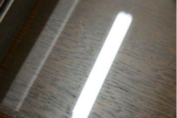 中古　美品　見せる収納!!　国産職人手作り品　上質な作り込みのガラスケース付きローテーブル　定価約30万円相当　(R-083177)