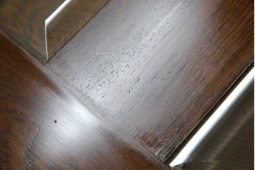 中古　美品　見せる収納!!　国産職人手作り品　上質な作り込みのガラスケース付きローテーブル　定価約30万円相当　(R-083177)