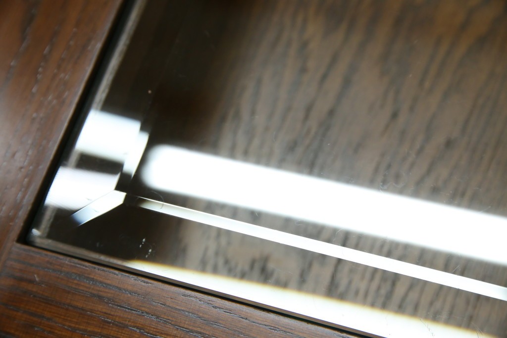 中古　美品　見せる収納!!　国産職人手作り品　上質な作り込みのガラスケース付きローテーブル　定価約30万円相当　(R-083177)