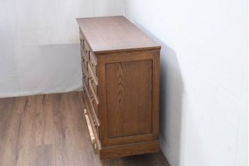 中古　美品　デパート別注　ナラ(楢)材　上質な美しさと機能性を兼ね備えた木目が魅力的なチェスト(洋服タンス、サイドチェスト、衣装箪笥、整理箪笥、収納箪笥、引き出し)(定価約34万円)(R-083178)