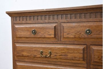 中古　美品　デパート別注　ナラ(楢)材　上質な美しさと機能性を兼ね備えた木目が魅力的なチェスト(洋服タンス、サイドチェスト、衣装箪笥、整理箪笥、収納箪笥、引き出し)(定価約34万円)(R-083178)