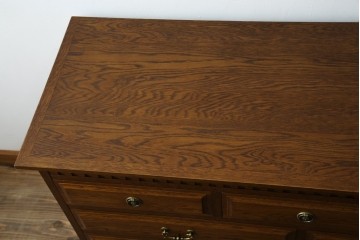 中古　美品　デパート別注　ナラ(楢)材　上質な美しさと機能性を兼ね備えた木目が魅力的なチェスト(洋服タンス、サイドチェスト、衣装箪笥、整理箪笥、収納箪笥、引き出し)(定価約34万円)(R-083178)