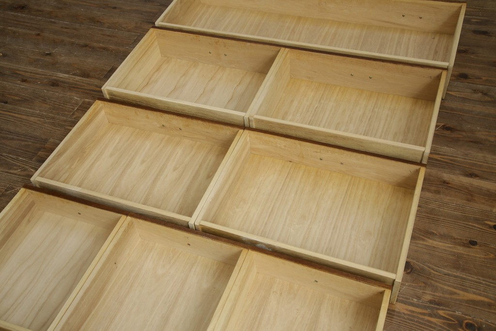 中古　美品　デパート別注　ナラ(楢)材　上質な美しさと機能性を兼ね備えた木目が魅力的なチェスト(洋服タンス、サイドチェスト、衣装箪笥、整理箪笥、収納箪笥、引き出し)(定価約34万円)(R-083178)