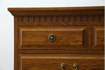 中古　美品　デパート別注　ナラ(楢)材　上質な美しさと機能性を兼ね備えた木目が魅力的なチェスト(洋服タンス、サイドチェスト、衣装箪笥、整理箪笥、収納箪笥、引き出し)(定価約34万円)(R-083178)