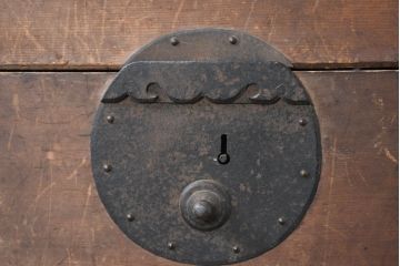 和製アンティーク　横桟引き戸の美濃帳場箪笥(収納棚、戸棚、時代箪笥、和タンス、収納箪笥)(R-083181)