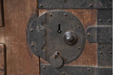 和製アンティーク　横桟引き戸の美濃帳場箪笥(収納棚、戸棚、時代箪笥、和タンス、収納箪笥)(R-083181)