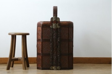 アジアンビンテージ　希少な大型サイズ　提籃(ていらん)風　職人の技が光る繊細な編み込みと透かし彫り金具が魅力的な小引き出し　(R-083183)