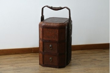 アジアンビンテージ　希少な大型サイズ　提籃(ていらん)風　職人の技が光る繊細な編み込みと透かし彫り金具が魅力的な小引き出し　(R-083183)