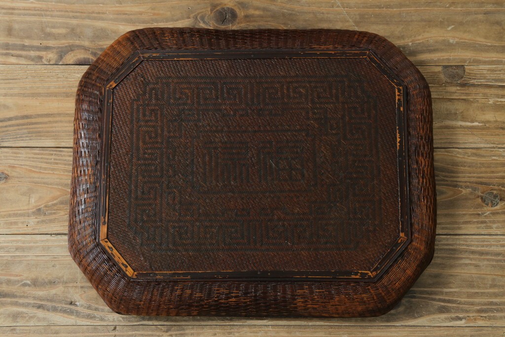 アジアンビンテージ　希少な大型サイズ　提籃(ていらん)風　職人の技が光る繊細な編み込みと透かし彫り金具が魅力的な小引き出し　(R-083183)