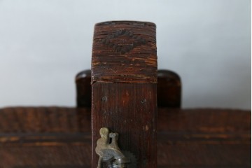 アジアンビンテージ　希少な大型サイズ　提籃(ていらん)風　職人の技が光る繊細な編み込みと透かし彫り金具が魅力的な小引き出し　(R-083183)