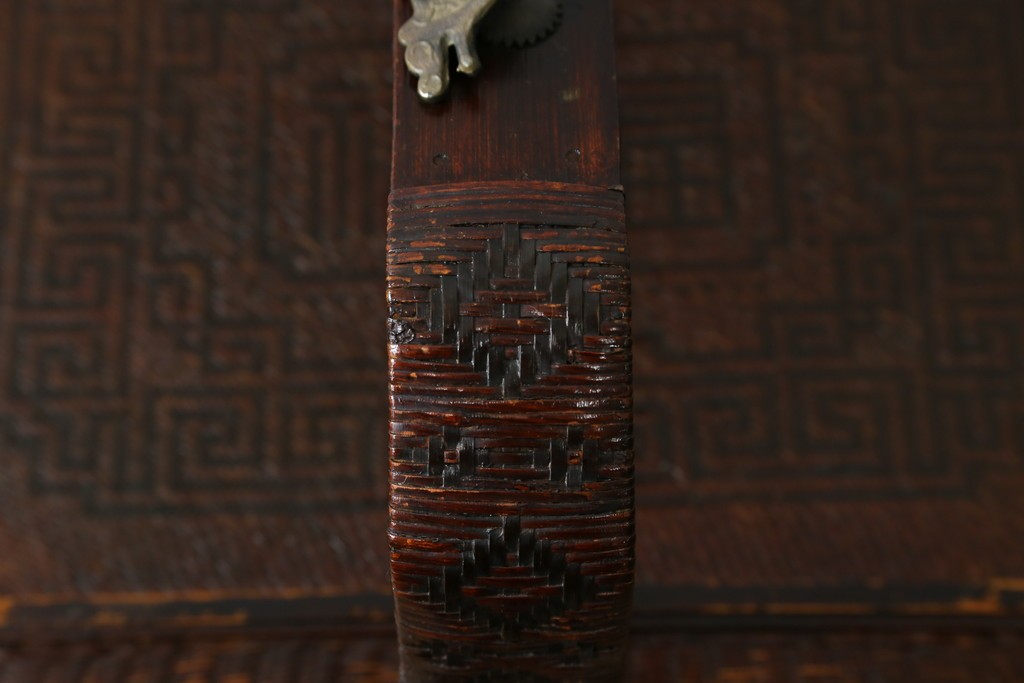 アジアンビンテージ　希少な大型サイズ　提籃(ていらん)風　職人の技が光る繊細な編み込みと透かし彫り金具が魅力的な小引き出し　(R-083183)