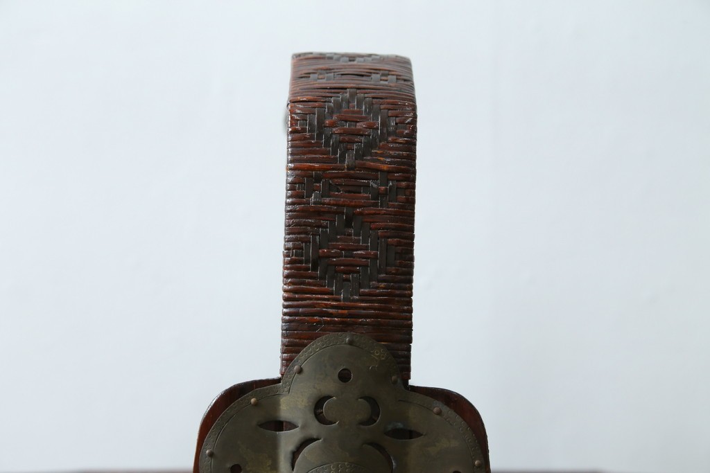 アジアンビンテージ　希少な大型サイズ　提籃(ていらん)風　職人の技が光る繊細な編み込みと透かし彫り金具が魅力的な小引き出し　(R-083183)