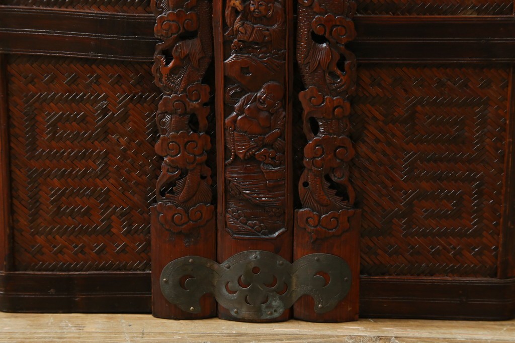 アジアンビンテージ　希少な大型サイズ　提籃(ていらん)風　職人の技が光る繊細な編み込みと透かし彫り金具が魅力的な小引き出し　(R-083183)