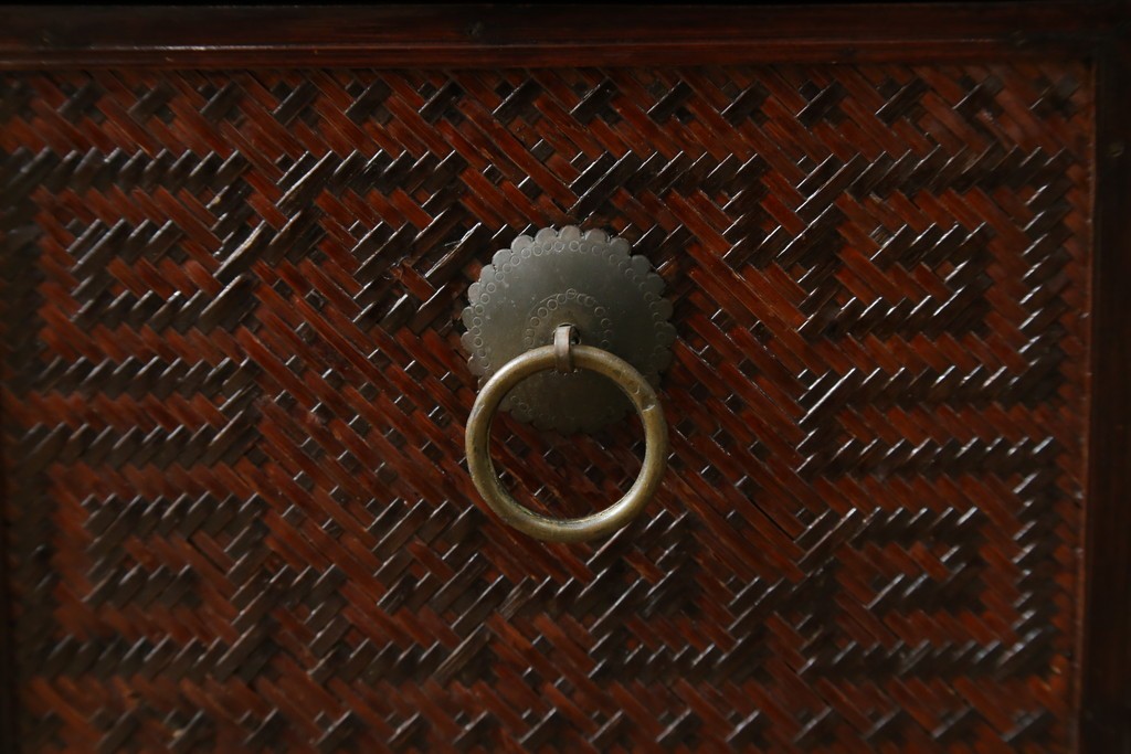 アジアンビンテージ　希少な大型サイズ　提籃(ていらん)風　職人の技が光る繊細な編み込みと透かし彫り金具が魅力的な小引き出し　(R-083183)