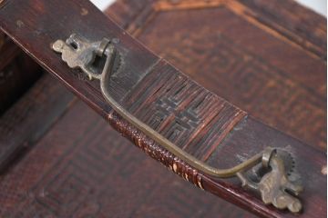 アジアンビンテージ　希少な大型サイズ　提籃(ていらん)風　職人の技が光る繊細な編み込みと透かし彫り金具が魅力的な小引き出し(提げ重箱、茶道具、茶籠、弁当箱、ヴィンテージ)(R-083183)