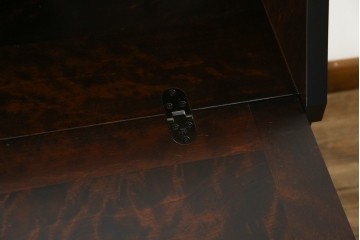 中古　超美品　北海道民芸家具　シックな色合いが魅力の片袖ライティングビューロー　定価約35万円相当　(R-083184)