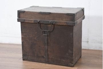 和製アンティーク　経年の風合いを感じさせる昔ながらの時代箱(挟み箱、挟箱、収納箱、店舗什器、木箱)(R-083185)
