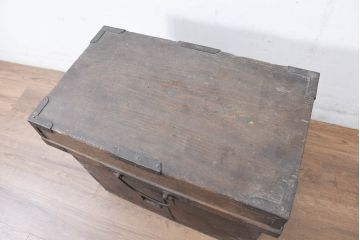和製アンティーク　経年の風合いを感じさせる昔ながらの時代箱(挟み箱、挟箱、収納箱、店舗什器、木箱)(R-083185)