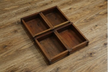 韓国ヴィンテージ　李朝デザイン　真鍮(しんちゅう)金具付き　アンティーク調ローボード　(R-083194)