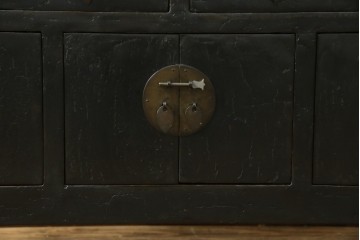 韓国ヴィンテージ　李朝デザイン　真鍮(しんちゅう)金具付き　アンティーク調ローボード　(R-083194)