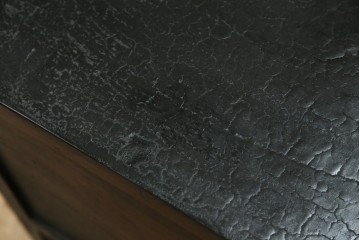 韓国ヴィンテージ　李朝デザイン　真鍮(しんちゅう)金具付き　アンティーク調ローボード　(R-083194)