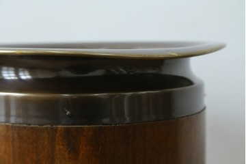 中古　イタリア製　真鍮(しんちゅう)金具がクラシカルな雰囲気を高めるアンティーク調のアンブレラスタンド　(R-083198)