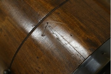 中古　イタリア製　真鍮(しんちゅう)金具がクラシカルな雰囲気を高めるアンティーク調のアンブレラスタンド　(R-083198)