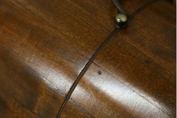 中古　イタリア製　真鍮(しんちゅう)金具がクラシカルな雰囲気を高めるアンティーク調のアンブレラスタンド　(R-083198)