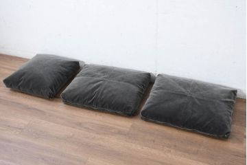 中古　美品　arflex(アルフレックス)　BRERA(ブレラ)　高級感を醸し出す羽毛クッション3個セット(インテリア小物)(定価約11万円)(R-083199)