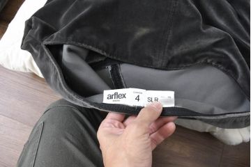 中古　美品　arflex(アルフレックス)　BRERA(ブレラ)　高級感を醸し出す羽毛クッション3個セット(インテリア小物)(定価約11万円)(R-083199)