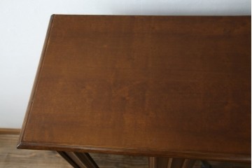 ヨーロッパヴィンテージ　小振りなサイズ!!　落ち着いた木味の縦型キャビネット　(R-083205)