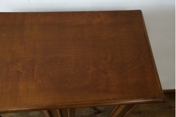 ヨーロッパヴィンテージ　小振りなサイズ!!　落ち着いた木味の縦型キャビネット　(R-083205)