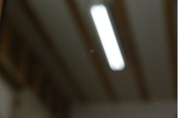 ヨーロッパヴィンテージ　小振りなサイズ!!　落ち着いた木味の縦型キャビネット　(R-083205)