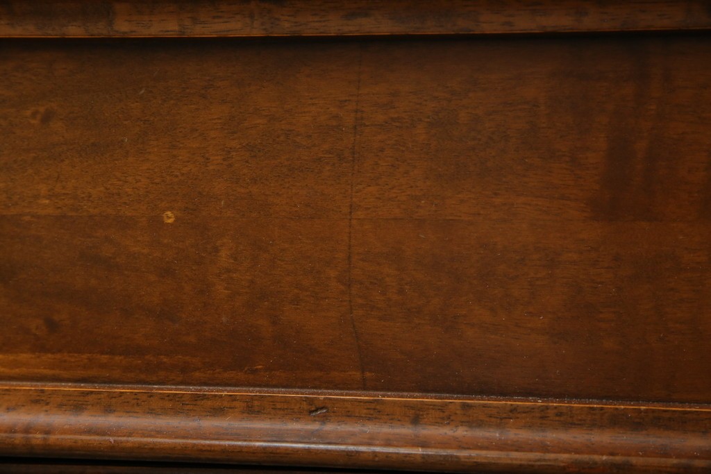 ヨーロッパヴィンテージ　小振りなサイズ!!　落ち着いた木味の縦型キャビネット　(R-083205)