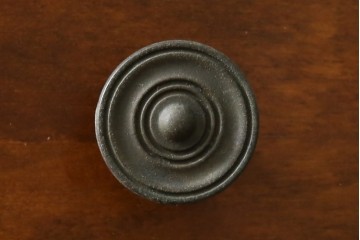 ヨーロッパヴィンテージ　小振りなサイズ!!　落ち着いた木味の縦型キャビネット　(R-083205)