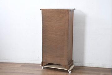 ヨーロッパビンテージ　小振りなサイズ!!　落ち着いた木味の縦型キャビネット(戸棚、収納棚、カップボード、食器棚、ヴィンテージ)(R-083205)
