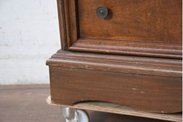 ヨーロッパビンテージ　小振りなサイズ!!　落ち着いた木味の縦型キャビネット(戸棚、収納棚、カップボード、食器棚、ヴィンテージ)(R-083205)
