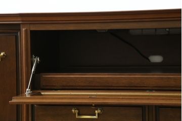 中古　美品　maruni(マルニ木工)　地中海ロイヤル(ROYAL)　クラシカルな雰囲気が魅力的なテレビ台(サイドボード、サイドキャビネット、リビングボード、ローボード、収納棚、戸棚)(R-083206)