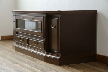 中古　美品　maruni(マルニ木工)　地中海ロイヤル(ROYAL)　クラシカルな雰囲気が魅力的なテレビ台(サイドボード、サイドキャビネット、リビングボード、ローボード、収納棚、戸棚)(R-083206)