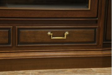 中古　美品　maruni(マルニ木工)　地中海ロイヤル(ROYAL)　クラシカルな雰囲気が魅力的なテレビ台(サイドボード、サイドキャビネット、リビングボード、ローボード、収納棚、戸棚)(R-083206)