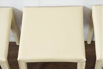 中古　美品　希少な廃番品　AbitaStyle(アビタスタイル)　モダンデザイン　リサイクルレザー　モダンでミニマルなデザインが空間に清潔感を与えるスツール4脚セット(椅子、イス、バラ売り可能)(R-083207)