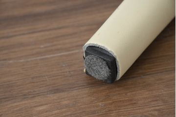 中古　美品　希少な廃番品　AbitaStyle(アビタスタイル)　モダンデザイン　リサイクルレザー　モダンでミニマルなデザインが空間に清潔感を与えるスツール4脚セット(椅子、イス、バラ売り可能)(R-083207)