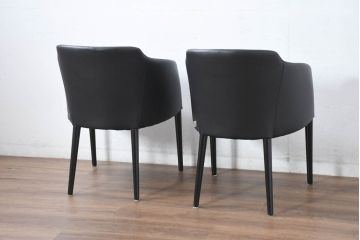 中古　美品　IDC大塚家具取り扱い　Elba(エルバ)　Emozione(エモジオーネ)　モダンな空間に上品なアクセントを添える本革ダイニングチェア2脚セット(レザー、アームチェア、イス、椅子、バラ売り可能)(定価約27万円)(R-083208)