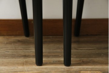 中古　美品　IDC大塚家具取り扱い　Elba(エルバ)　Emozione(エモジオーネ)　モダンな空間に上品なアクセントを添える本革ダイニングチェア2脚　セット定価約27万円　(R-083208)